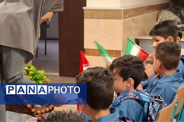 جشن کلاس اولی ها در دبستان باقرالعلوم ناحیه یک شهرری