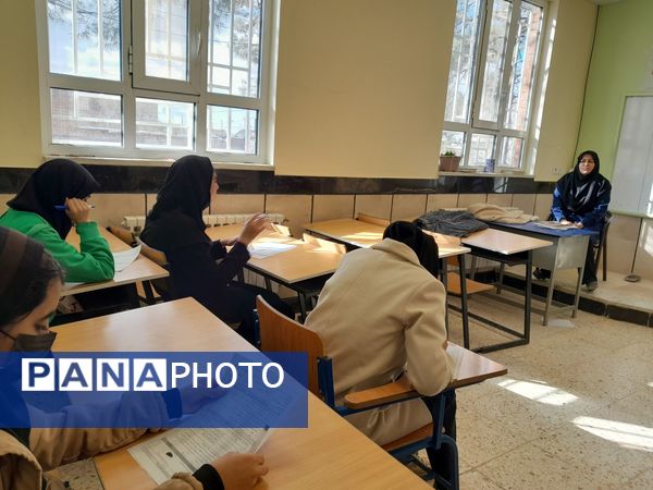 امتحانات نوبت اول در دبیرستان مادرمهربان خلیل آباد