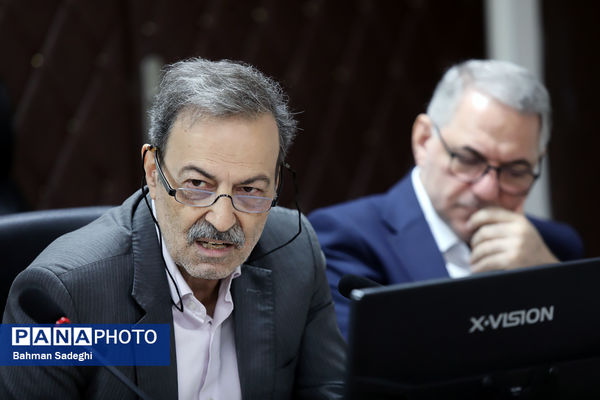 میزگرد علمی و آموزشی بررسی راهکارهای ارتقای کیفیت و تقویت مدارس دولتی