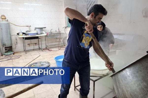 سفره افطار در دبستان شاهد بهنام محمدی ناحیه 2 کرج 