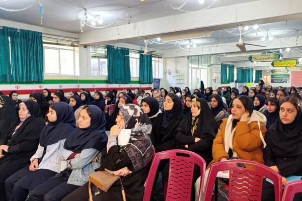 آموزش شیوه‌های افزایش تاب‌آوری در دبیرستان گراشی ناحیه 3 شیراز