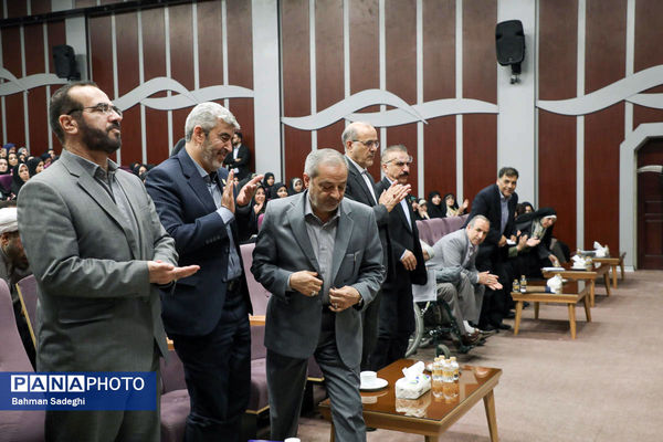 مراسم گرامیداشت روز معلم و تجلیل از اساتید نمونه دانشگاه فرهنگیان