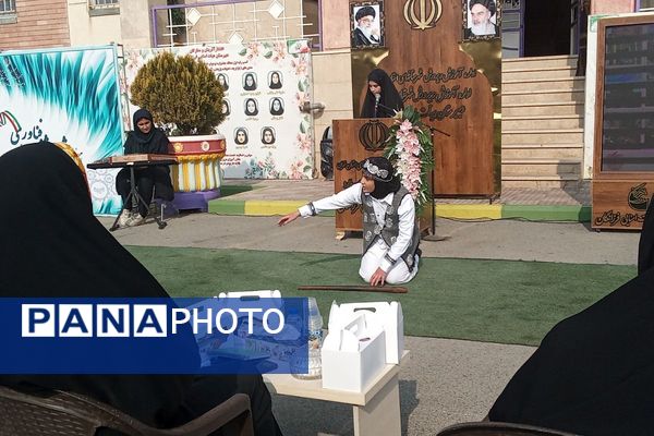 مدرسه فرزانگان ملارد میزبان نمایشگاه دستاوردهای علمی دانش‌آموزان