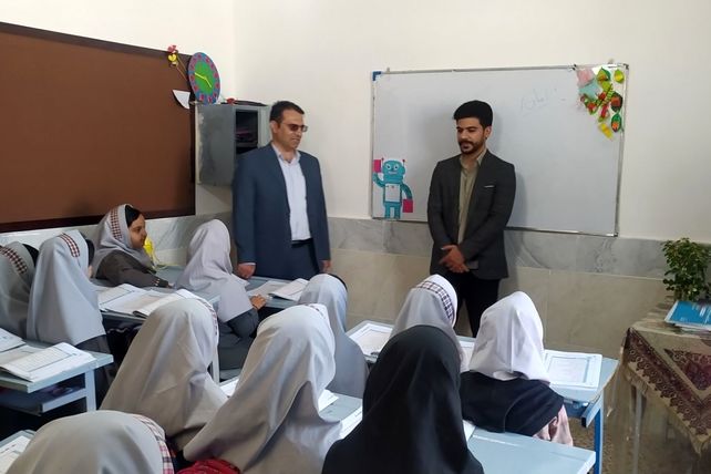 بازدید مسئولین آموزش و پرورش از دبستان دخترانه شهید نجفی فدافن