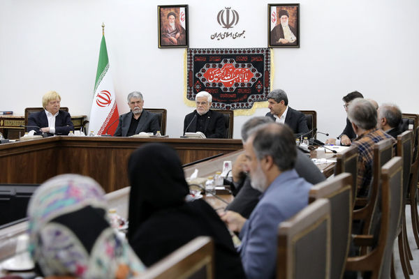 نباید یک نفر و یا شورای تامین شهرستان خلاف نگاه بزرگان برای فرهنگ و هنر کشور تصمیم‌ بگیرد