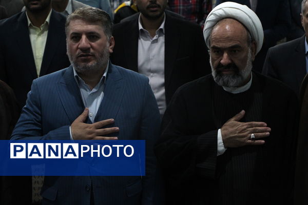 رونمایی از کتاب «علاقه‌بند مردم» در یزد 