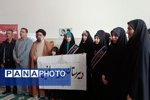 جمعه‌ای به رنگ ایمان؛ مسجد جامع لبریز از عطوفت و معنویت