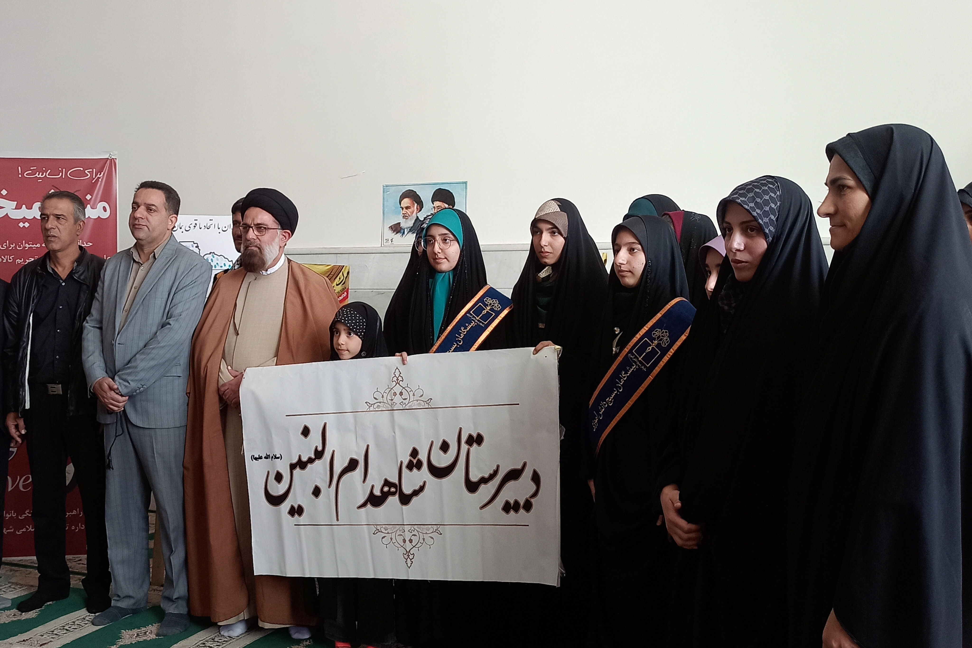 جمعه‌ای به رنگ ایمان؛ مسجد جامع لبریز از عطوفت و معنویت