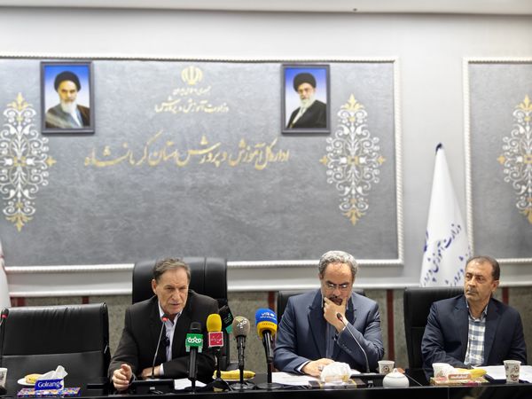 نشست خبری مدیرکل آموزش و پرورش استان کرمانشاه با اصحاب رسانه 