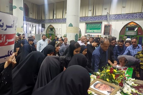 مراسم وداع با پیکر شهید مدافع وطن در شهرستان کوهپایه 