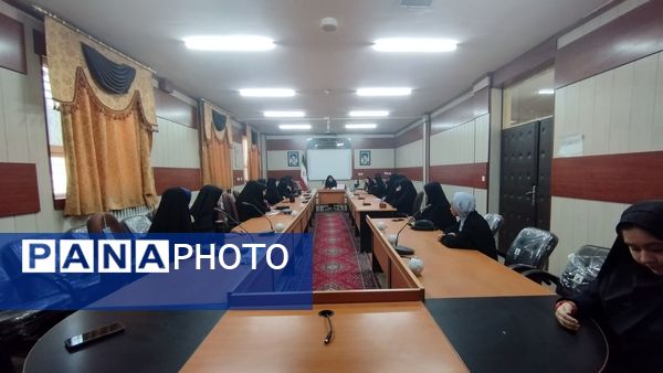 جلسه ویژه دانش آموزان بسیجی شهرستان خلیل‌آباد 