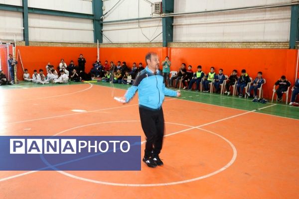 ویژه‌ برنامه گرامیداشت هفته تربیت‌بدنی در دبستان شاهد فرخی مرند