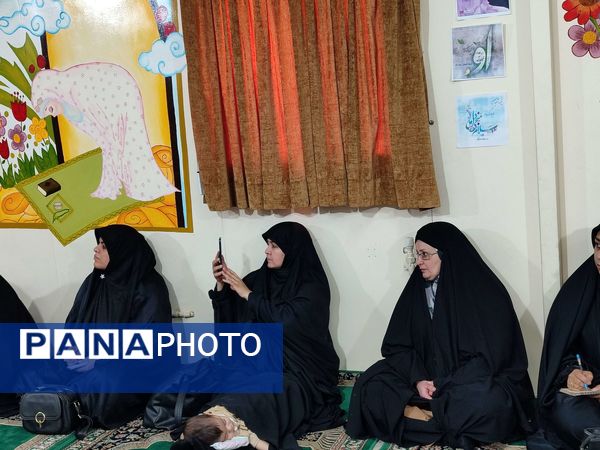 برگزاری جلسه آموزش خانواده در دبستان شاهد حاج تقی آقا بزرگ مشهد
