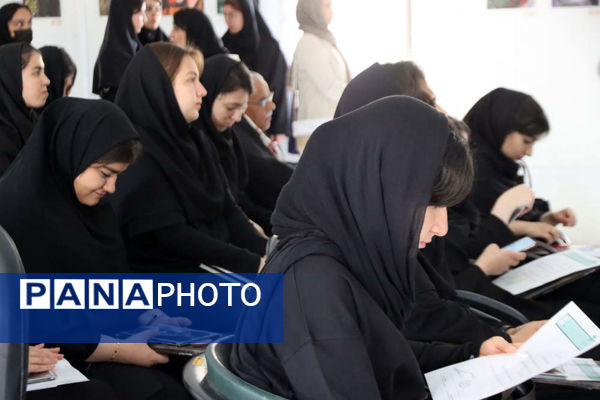 دانش آموزان اسلامشهری هنرستان شهدای واوان میزبان مراسم افتتاحیه نمایشگاه پوستر "پدر طالقانی"