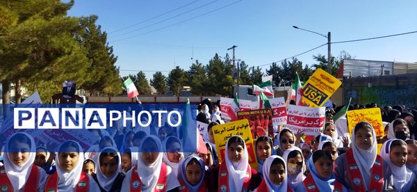 استکبار ستیزی از جنس راهپیمایی در زاوه