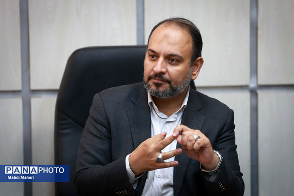 نشست هیات رئیسه دوازدهمین دوره مجلس دانش‌آموزی با معاون پرورشی و فرهنگی وزیر آموزش و پرورش
