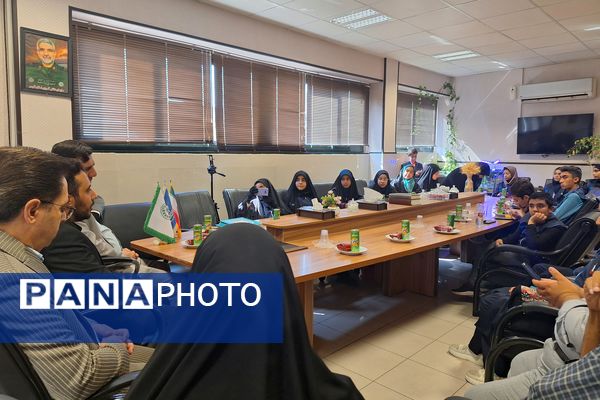 جلسه هم اندیشی و تجلیل از خبرنگاران پانا در شیراز 