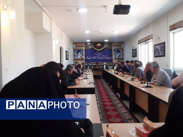مراسم تودیع و معارفه مدیریت اداره آموزش و پرورش شهرستان شازند