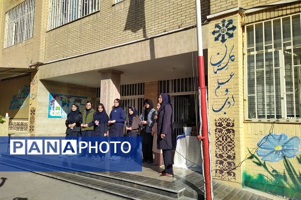 طنین غیرت و بیداری نسل نو در برابر استکبار