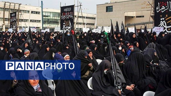 بدرقه پیکر مطهر ۱۳ شهید گمنام در اجتماع عظیم فاطمیون مشهد