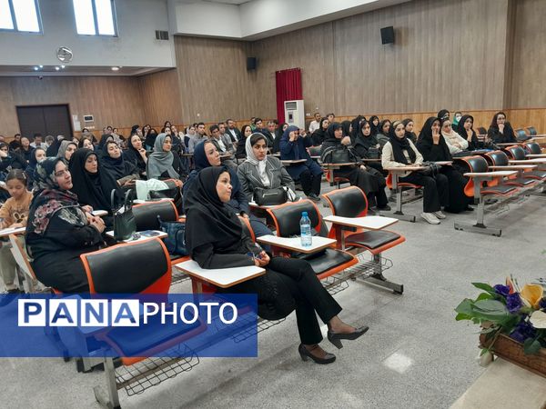 مجمع عمومی انجمن اولیا و مربیان دبیرستان مصلی نژاد حضرت زهرا(س)