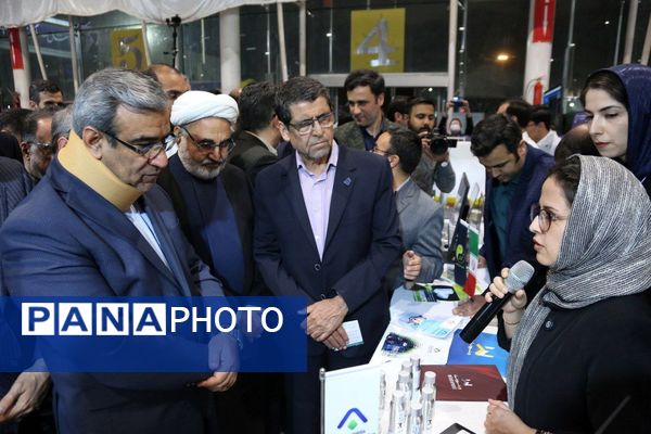 بازدید استاندار خراسان رضوی از دستاوردهای پژوهش و نوآوری در نمایشگاه مشهد