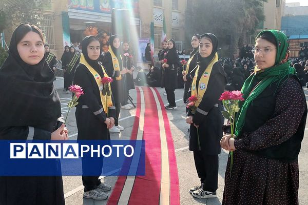 افتتاحیه جشنوارهی بازیهای مهارتی-ورزشی در مدرسه زهرهوند قرچک