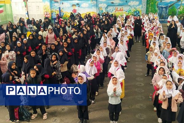 طنین زنگ کتاب در آموزشگاه مهدیزاده؛ آغاز پیاده‌روی فرهنگی تا کتابخانه ۱۵ خرداد پیشوا