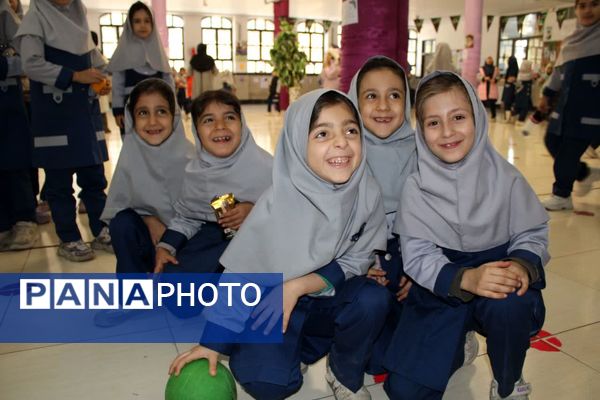 صبحگاه شاد مدارس دخترانه استان اصفهان در قالب طرح «نوجوان شاد ایرانی (نشا)»