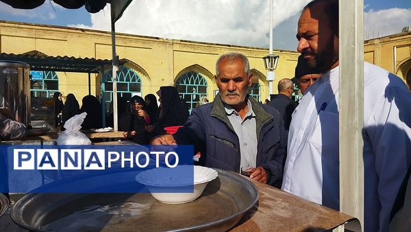 گذری بر فعالیت چایخانه مسجد جامع در سومین جمعه آذر ماه 