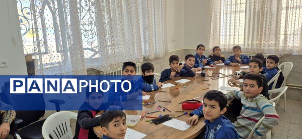 دانش آموزان دبستان امیر آقایی مهمان برنامه پرنشاط جوانه های کانون لقمان کاشمر