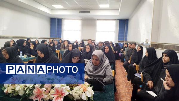 اولین همایش توانمندسازی آموزگاران در بازشناسی خط قرآن درسی و شیوه‌های نوین آموزش کشور در آذربایجان شرقی