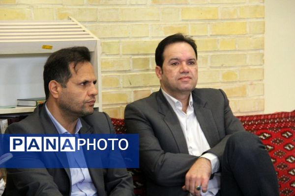 حضور پرشور فرهنگیان و دانش آموزان در نماز جمعه صفادشت ملارد 