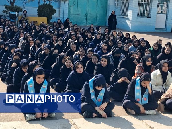 آموزش انواع دست ها و گره های پیشتازان در دبیرستان دخترانه فاطمیه