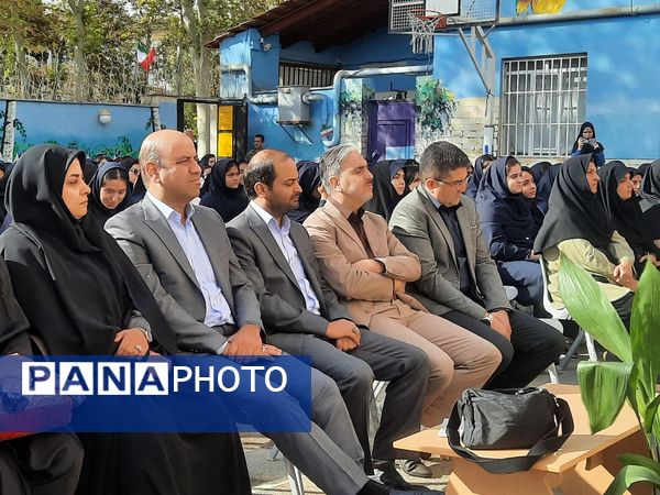 مراسم باشکوه زنگ ایثار و مقاومت در دبیرستان مصلی نژاد حضرت ام البنین