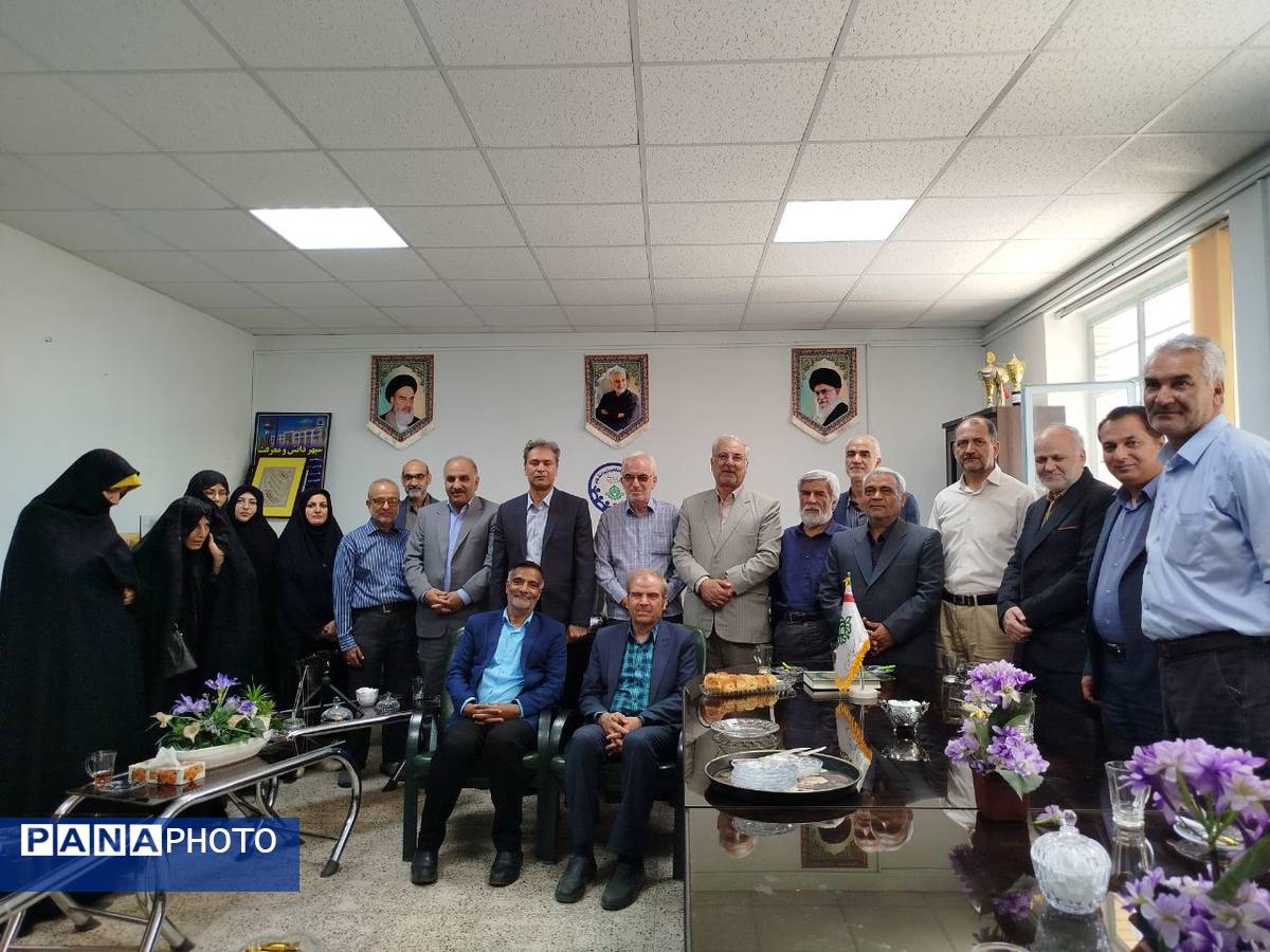 نشست هماندیشی پیشکسوتان امورتربیتی با معاون پرورشی و تربیت بدنی کاشمر