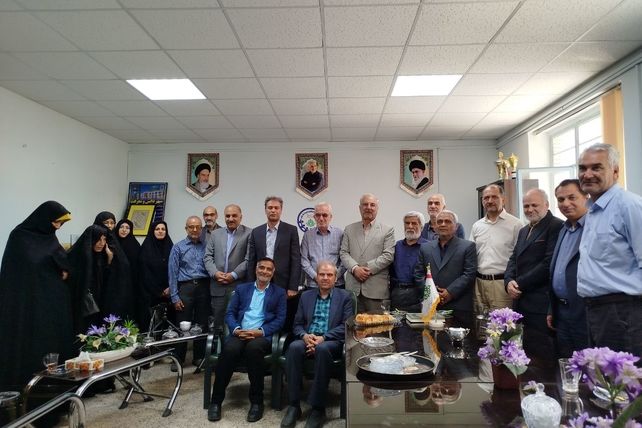 نشست هم‌اندیشی پیشکسوتان امورتربیتی با معاون پرورشی  و تربیت بدنی کاشمر