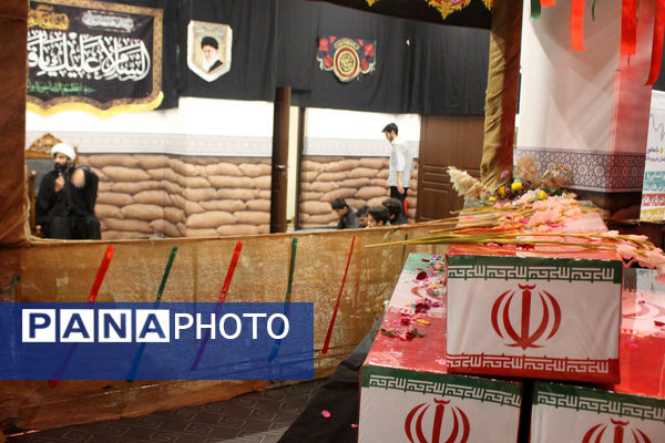 حال و هوای حضور نوجوانان در معراج الشهدای گمنام استان قم