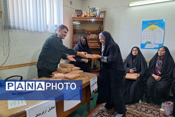 جلسه ستاد دهه فجر در حوزه حضرت زینب(س)بسیج سپاه احمد ابن موسی (ع) در شیراز 