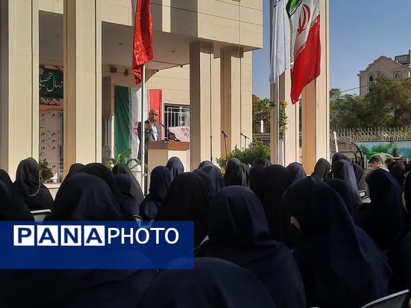 مراسم باشکوه زنگ ایثار و مقاومت در دبیرستان مصلی نژاد حضرت ام البنین