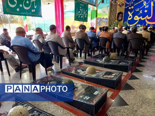 آیین غبارروبی و عطر افشانی گلزار شهدا شهرستان ملارد در هفته دفاع مقدس