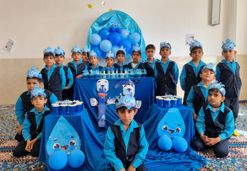 جلوه‌ای از عشق و همدلی کلاس‌اولی‌های آموزشگاه شهید سجادی‌پور میبد در جشن آب