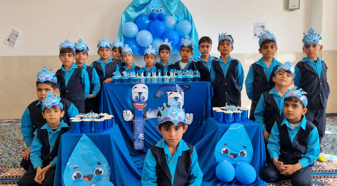 جلوه‌ای از عشق و همدلی کلاس‌اولی‌های آموزشگاه شهید سجادی‌پور میبد در جشن آب
