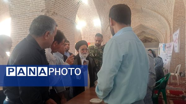 میز خدمت ادارات نیشابور پیش از نماز جمعه 