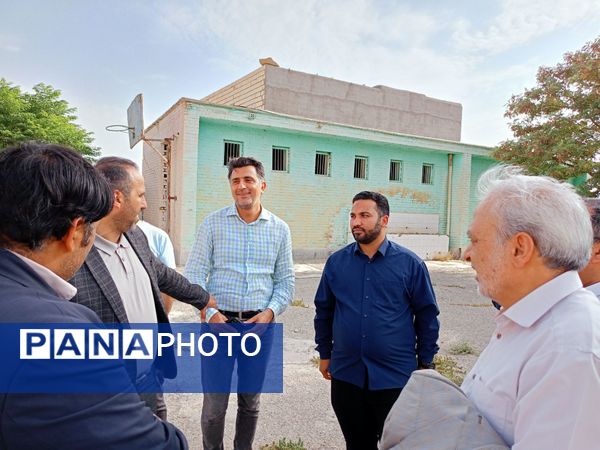 بازدید مشاور وزیر آموزش و پرورش از مدارس آسیب‌دیده کاشمر