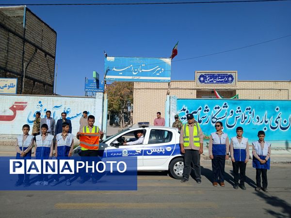 گرامیداشت هفته نیروی انتظامی در مدرسه امید شهرستان خلیل آباد