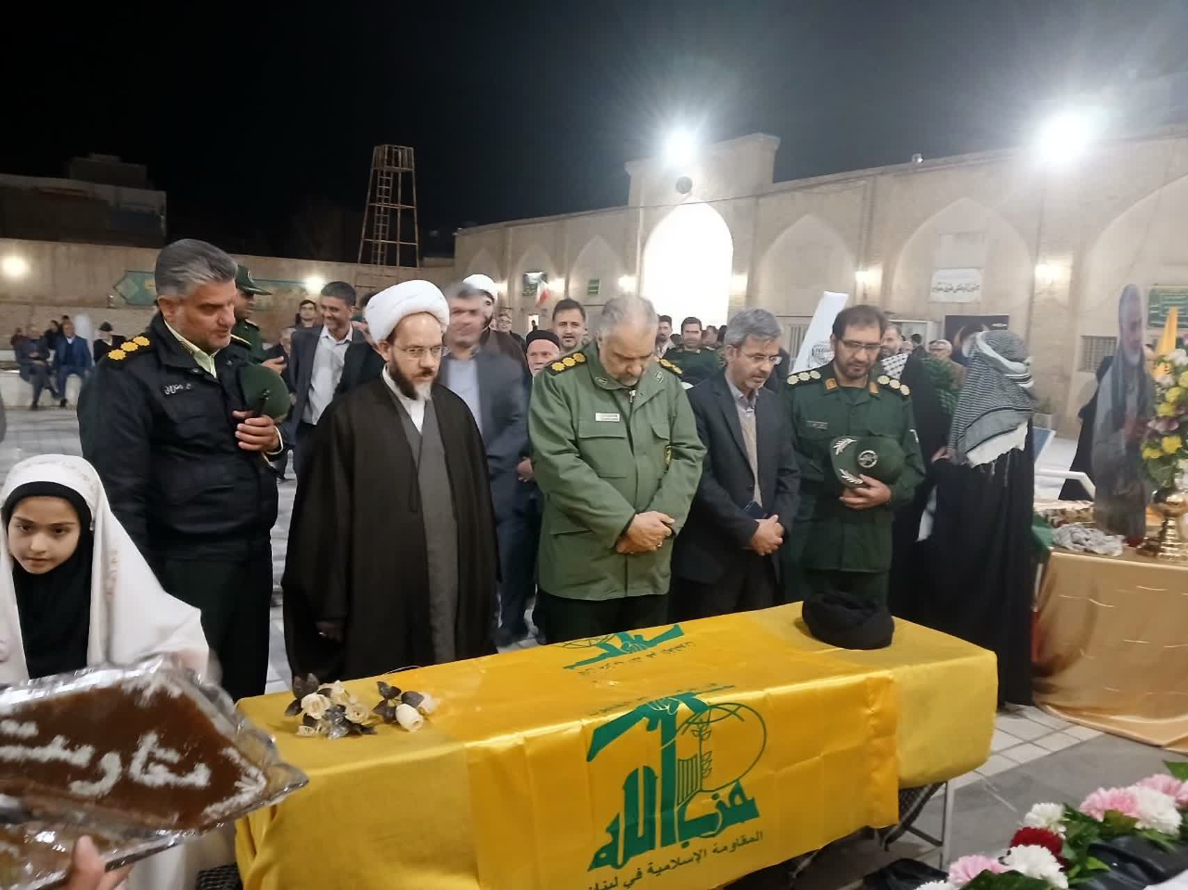 مراسم گرامیداشت شهدای مقاومت و تشیع نمادین پیکر پاک شهید سید حسن نصرالله در خلیل آباد 