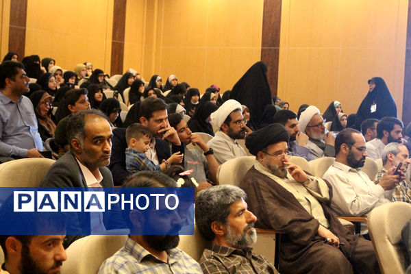 جلوه‌هایی از دومین دوره جشنواره روایت جهاد در قم -1