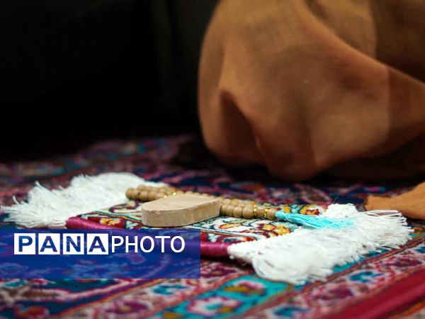 جلوه‌ای از اعتکاف دانش‌آموزی در مسجد امام علی‌بن‌ابی‌طالب (ع)