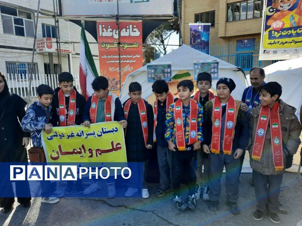 حضور باشکوه و جلوه گر دانش آموزان و اقشار مردم شهرستان شیروان در راهپیمایی ۱۳ آبان